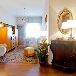 Mimi Rooms